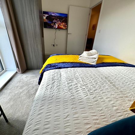 3Bedroom, 2Bathroom, Balcony,Luxury Flat Westfield Лондон Экстерьер фото