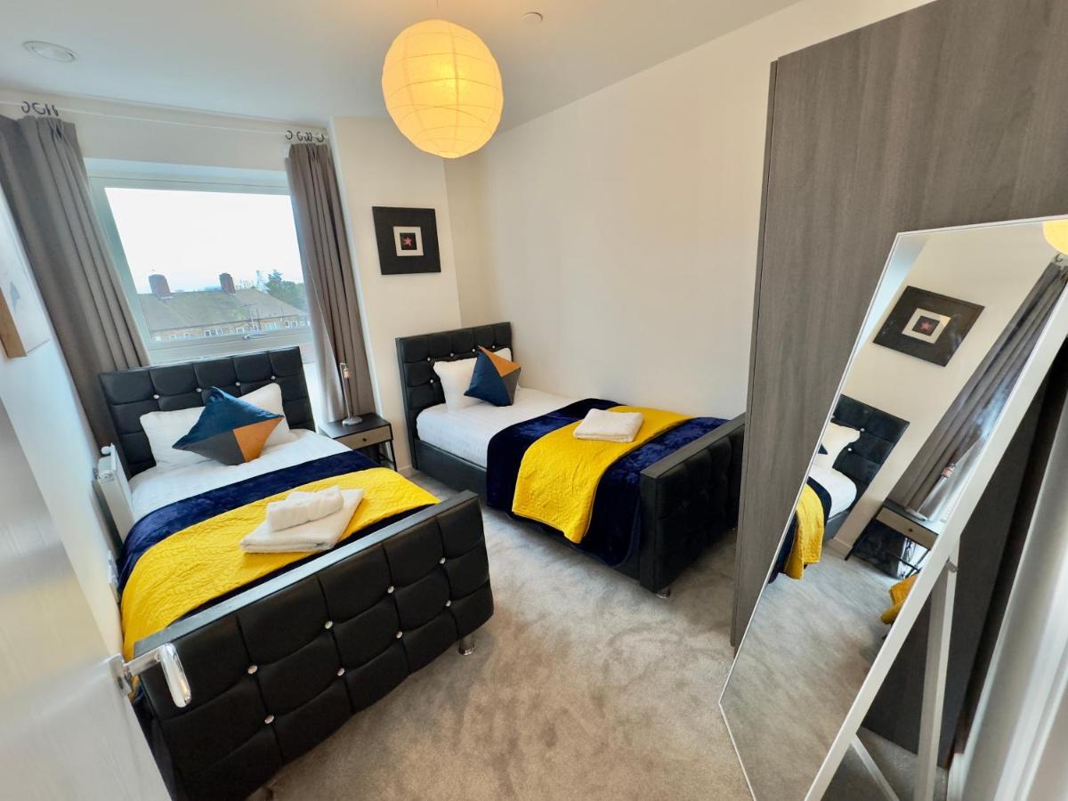 3Bedroom, 2Bathroom, Balcony,Luxury Flat Westfield Лондон Экстерьер фото