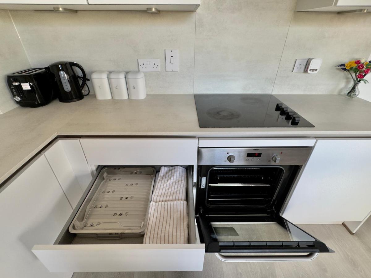 3Bedroom, 2Bathroom, Balcony,Luxury Flat Westfield Лондон Экстерьер фото