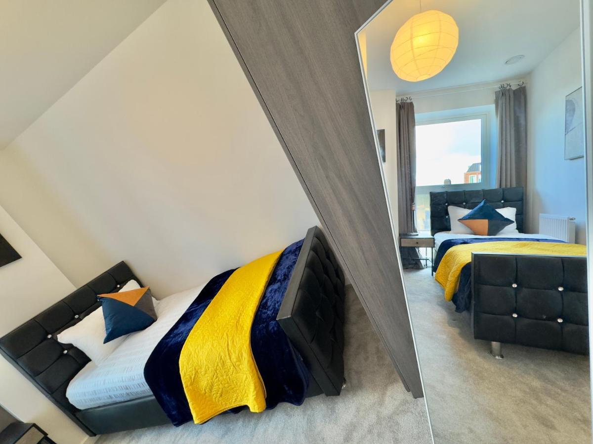 3Bedroom, 2Bathroom, Balcony,Luxury Flat Westfield Лондон Экстерьер фото