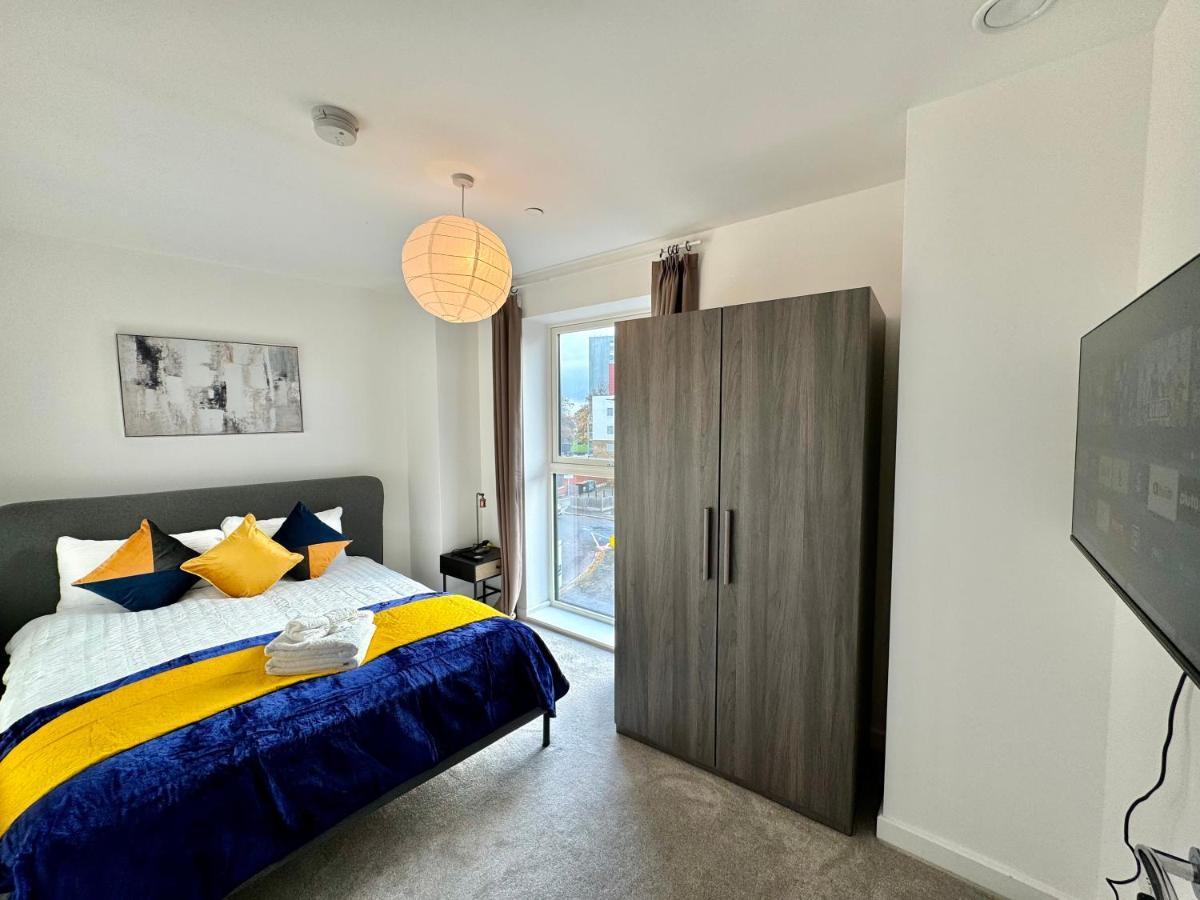 3Bedroom, 2Bathroom, Balcony,Luxury Flat Westfield Лондон Экстерьер фото