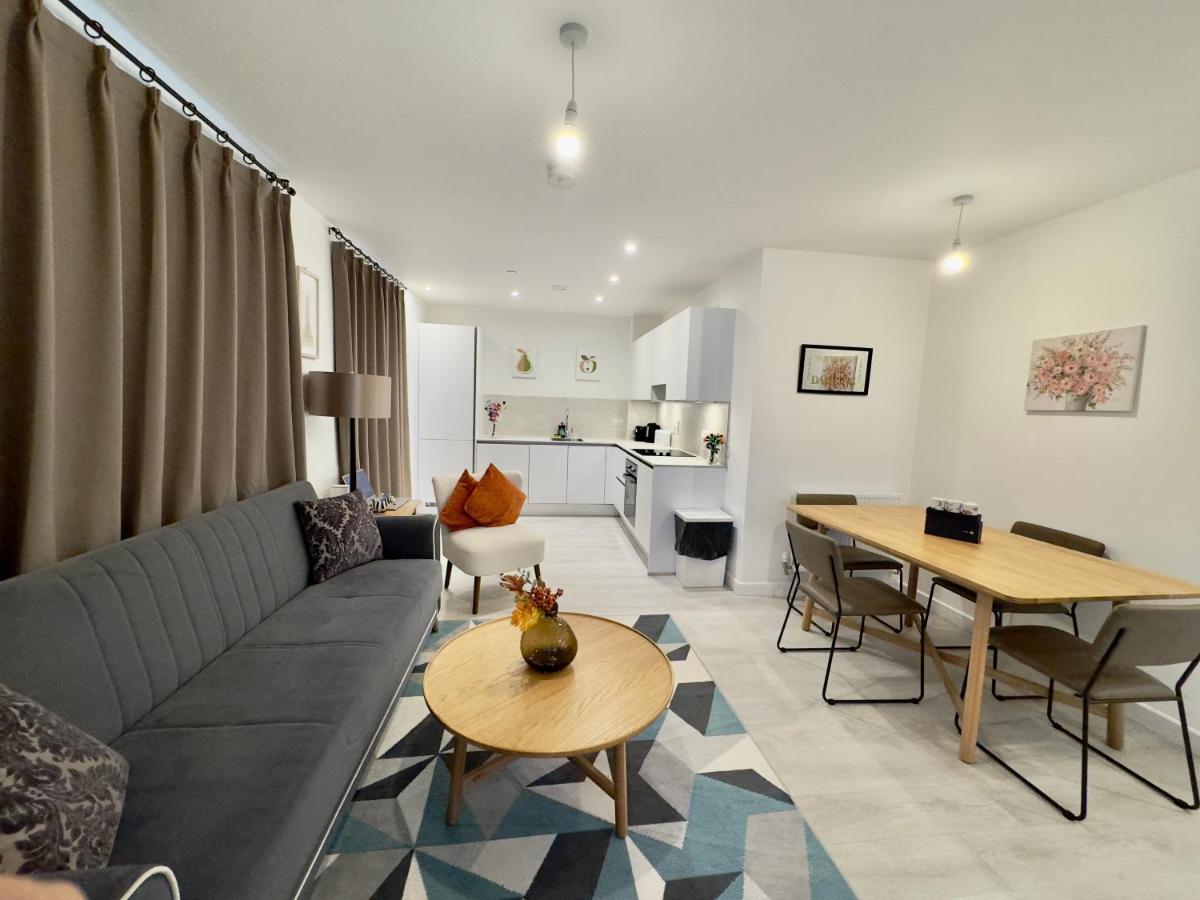 3Bedroom, 2Bathroom, Balcony,Luxury Flat Westfield Лондон Экстерьер фото
