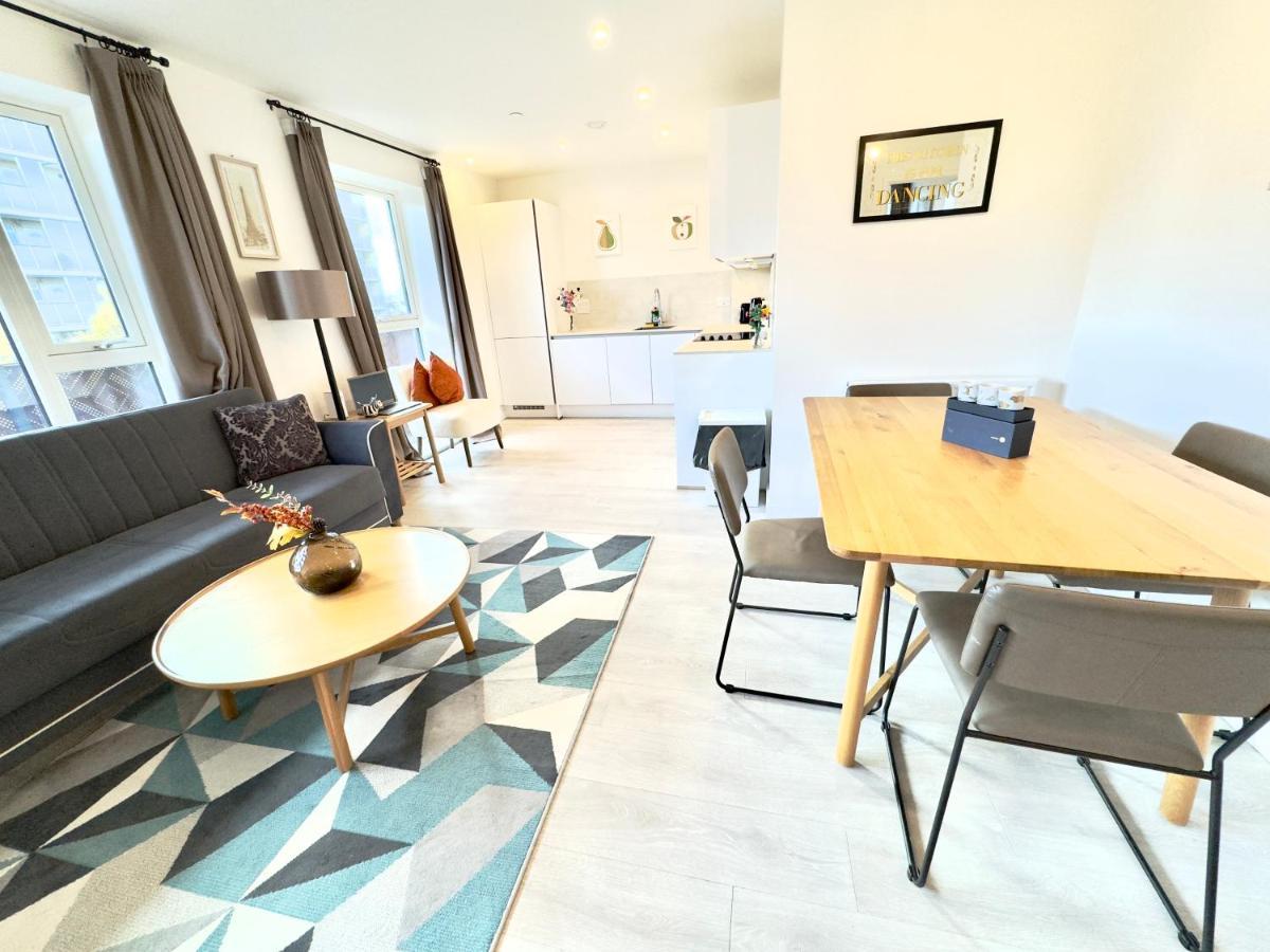 3Bedroom, 2Bathroom, Balcony,Luxury Flat Westfield Лондон Экстерьер фото