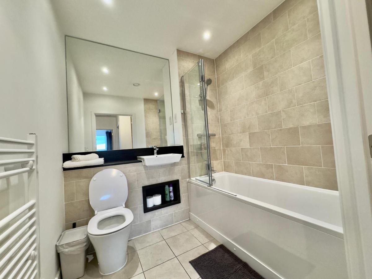 3Bedroom, 2Bathroom, Balcony,Luxury Flat Westfield Лондон Экстерьер фото