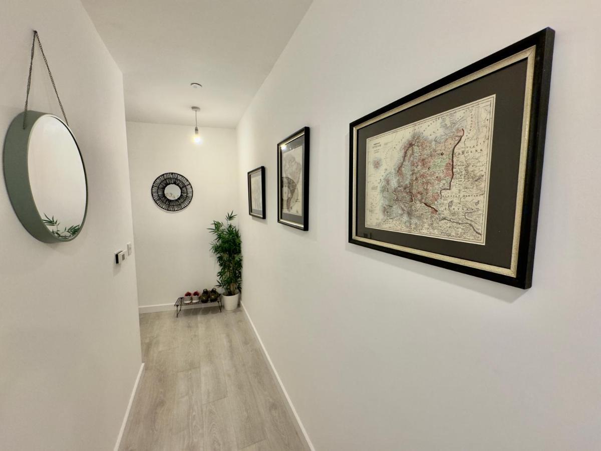 3Bedroom, 2Bathroom, Balcony,Luxury Flat Westfield Лондон Экстерьер фото