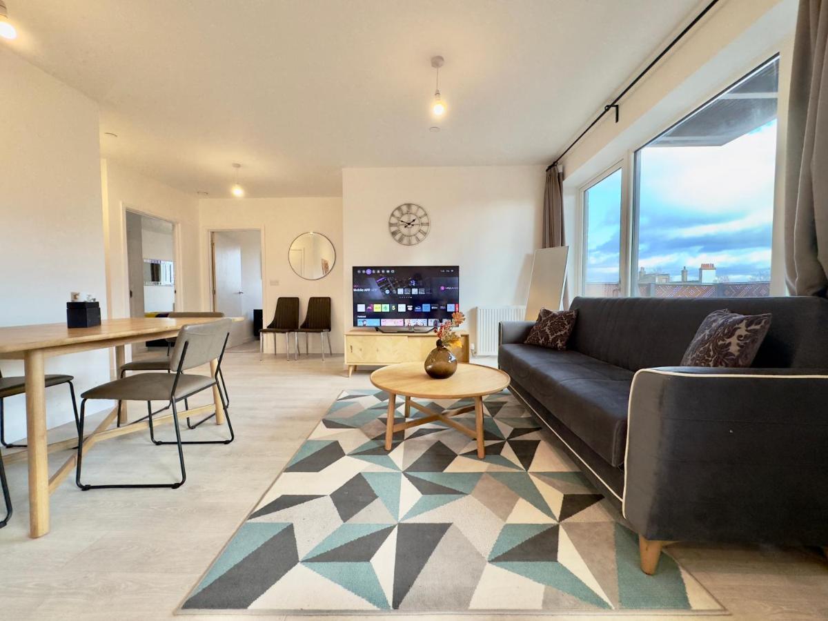 3Bedroom, 2Bathroom, Balcony,Luxury Flat Westfield Лондон Экстерьер фото