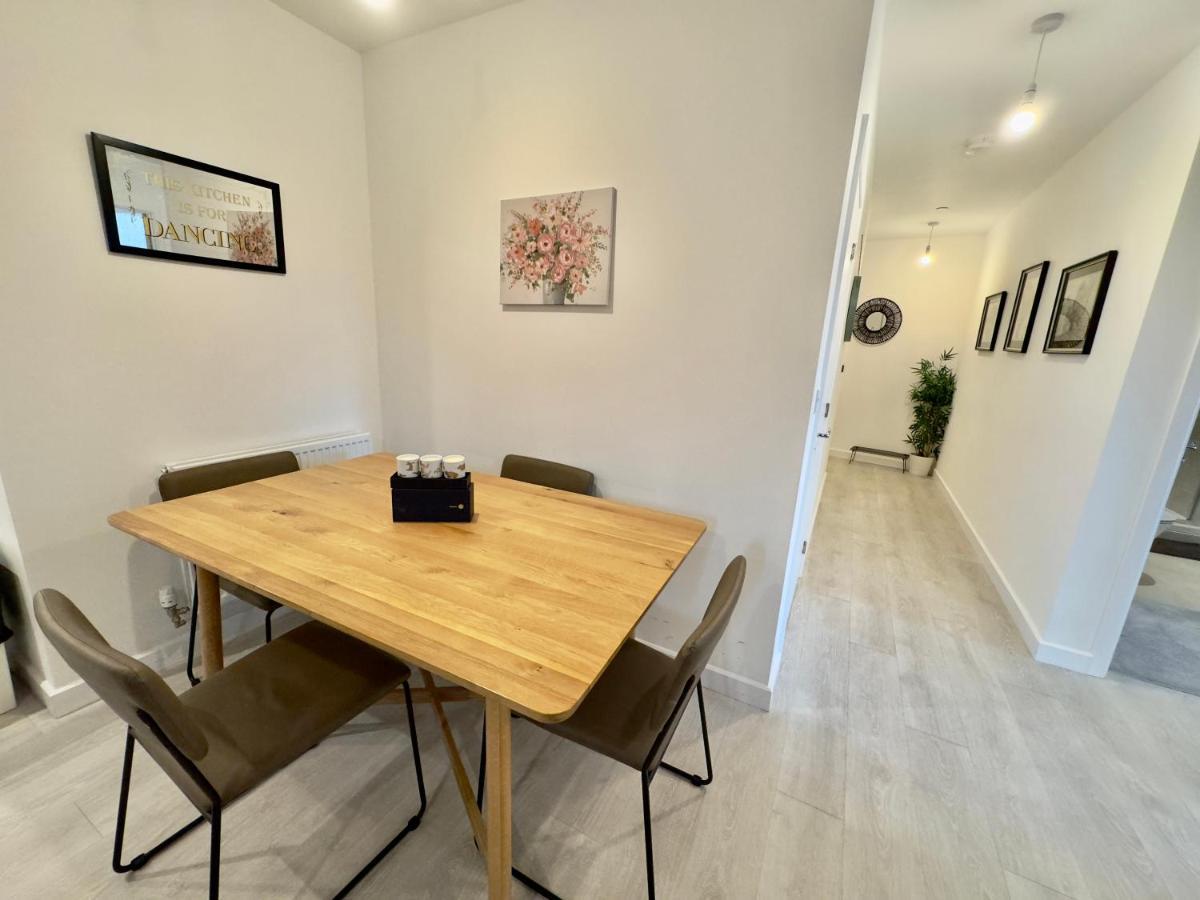 3Bedroom, 2Bathroom, Balcony,Luxury Flat Westfield Лондон Экстерьер фото