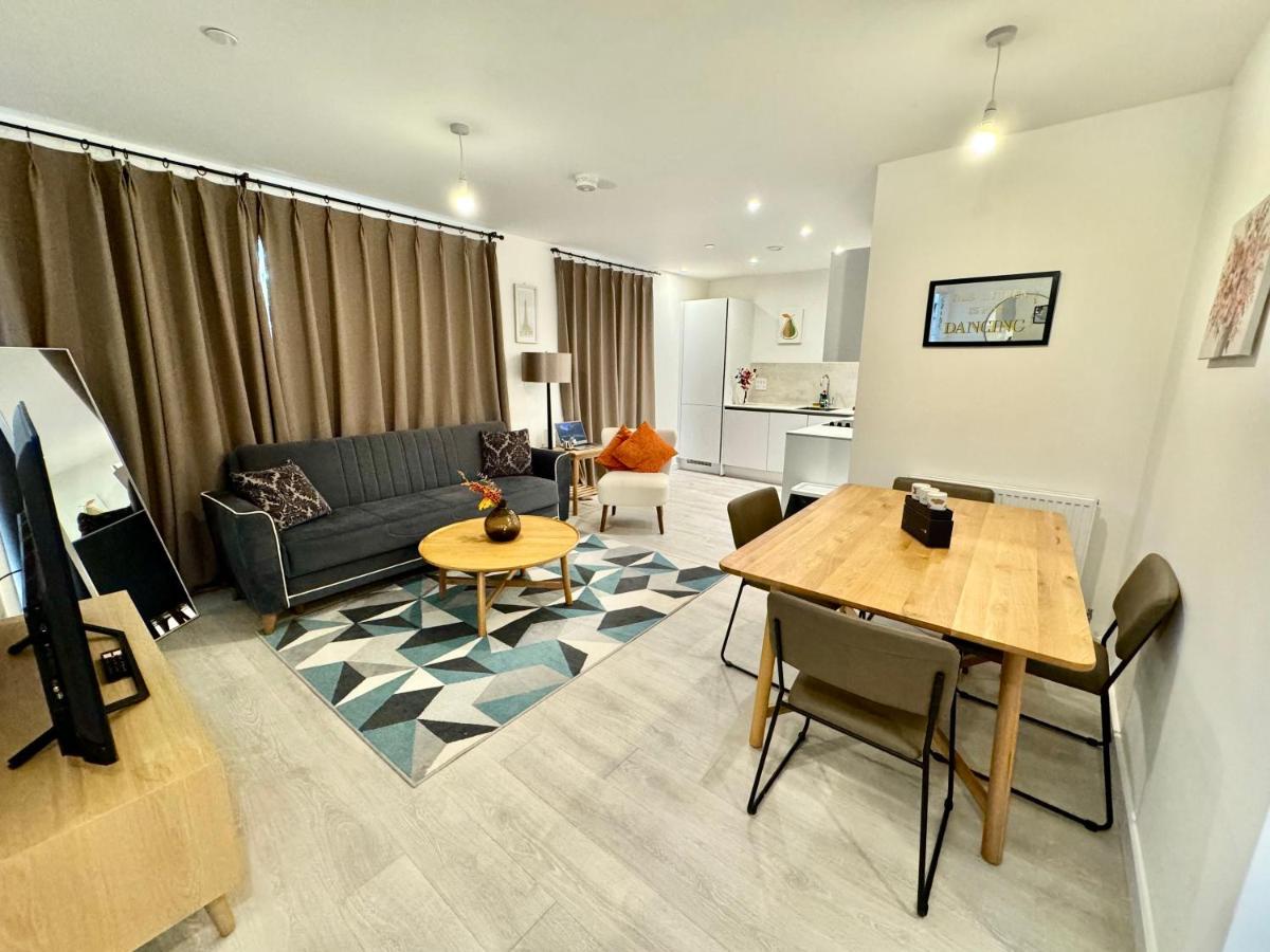 3Bedroom, 2Bathroom, Balcony,Luxury Flat Westfield Лондон Экстерьер фото