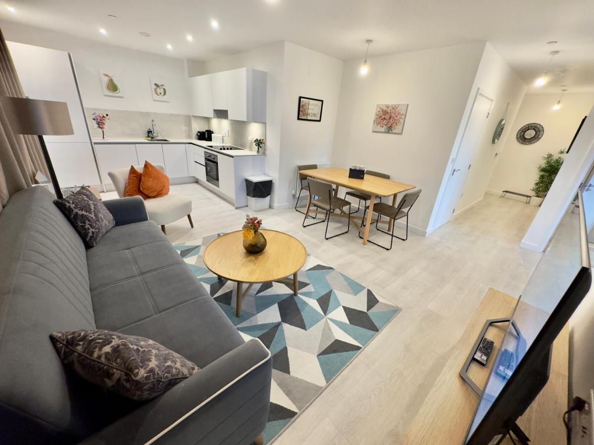 3Bedroom, 2Bathroom, Balcony,Luxury Flat Westfield Лондон Экстерьер фото