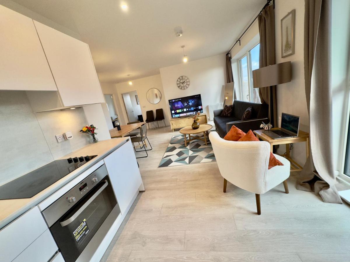 3Bedroom, 2Bathroom, Balcony,Luxury Flat Westfield Лондон Экстерьер фото